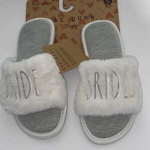 Rae Dunn Women's White Gray Faux Fur Bride Wedding Slipper Slides Size 5-6 NWT